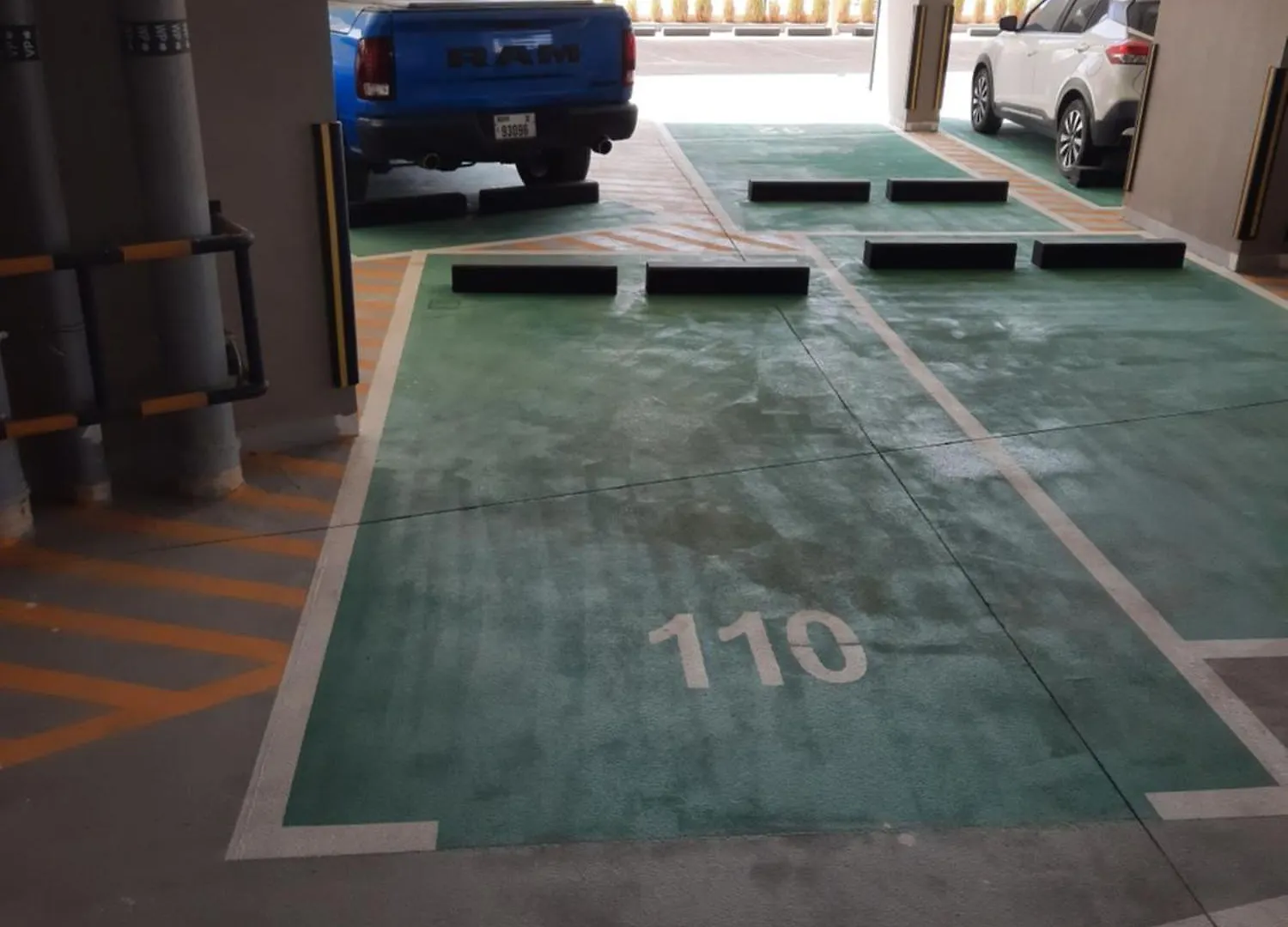 Premium Artistic Apartment-Pool, Gym, Parking Dubai